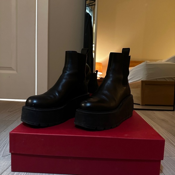 Valentino V logo platform boots - Picture 11 of 13